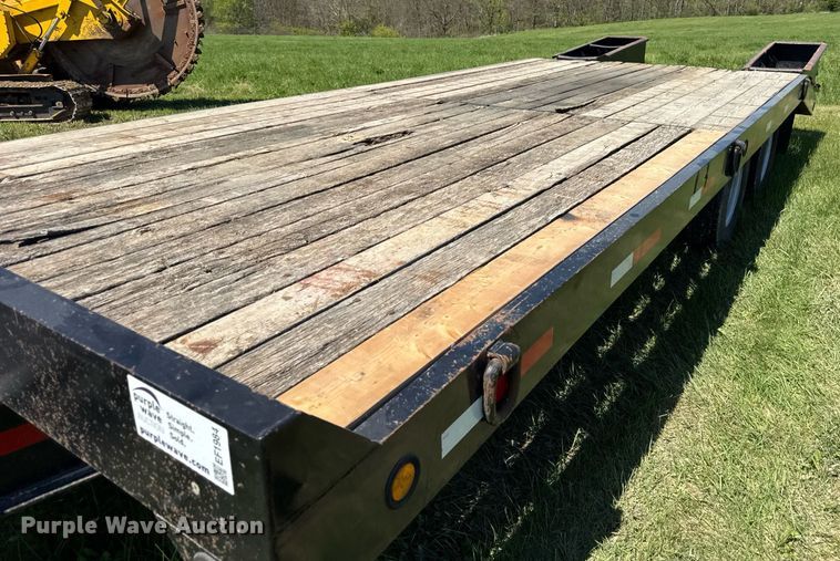 image for item EF1984 1998 Towmaster T24 equipment trailer