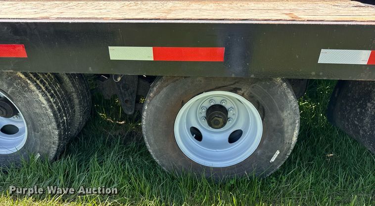 image for item EF1984 1998 Towmaster T24 equipment trailer
