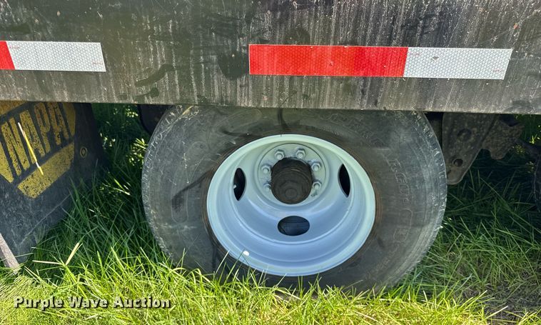 image for item EF1984 1998 Towmaster T24 equipment trailer