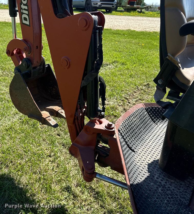 image for item EF1985 2008 Ditch Witch XT850 mini excavator / tool carrier