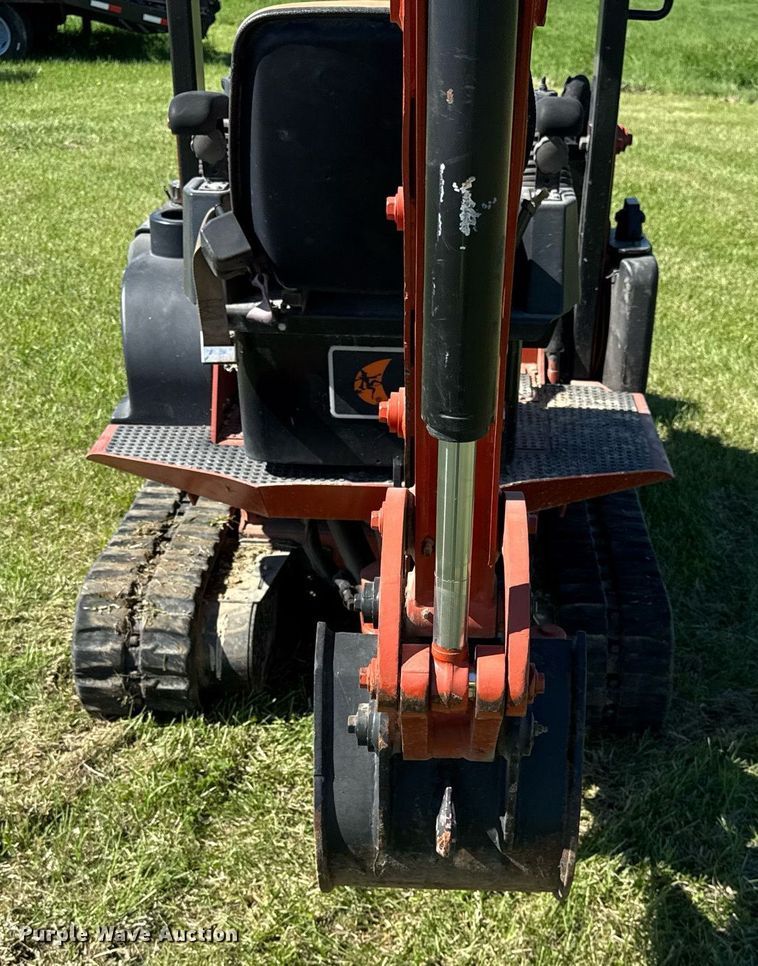 image for item EF1985 2008 Ditch Witch XT850 mini excavator / tool carrier