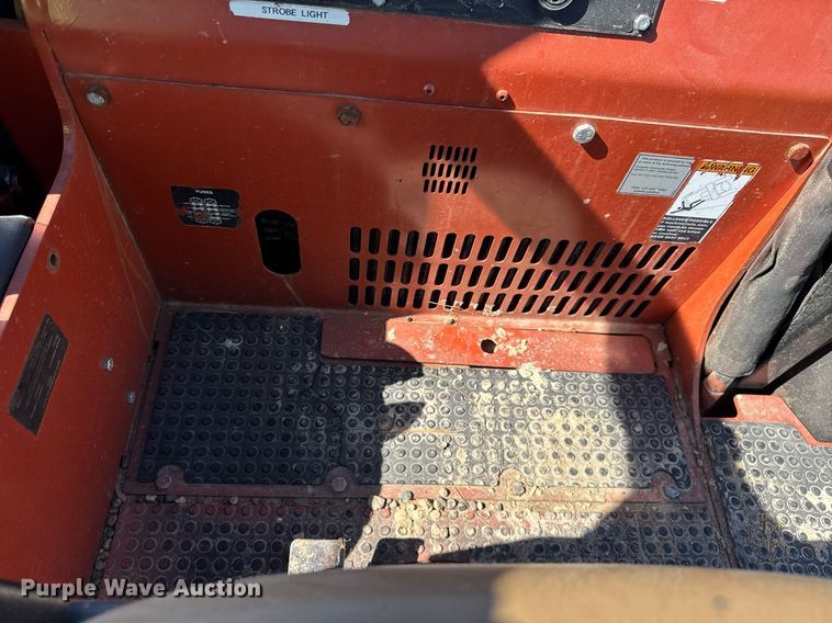 image for item EF1985 2008 Ditch Witch XT850 mini excavator / tool carrier