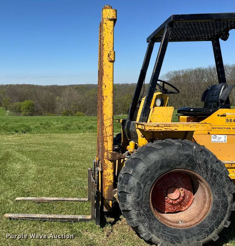 image for item EF1986 1973 Case 584 forklift