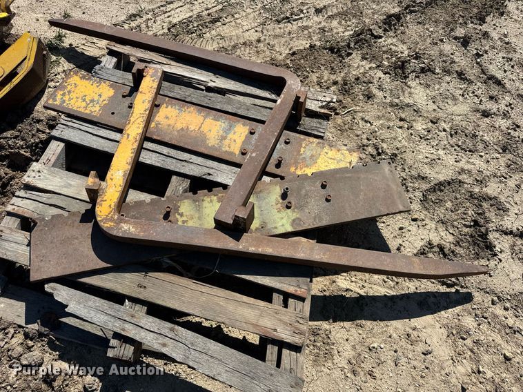 image for item EF1986 1973 Case 584 forklift