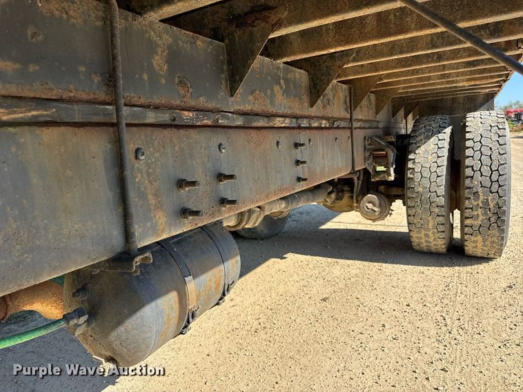 image for item EF1987 1998 Ford L8501 flatbed truck