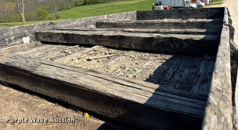 image for item EF1987 1998 Ford L8501 flatbed truck