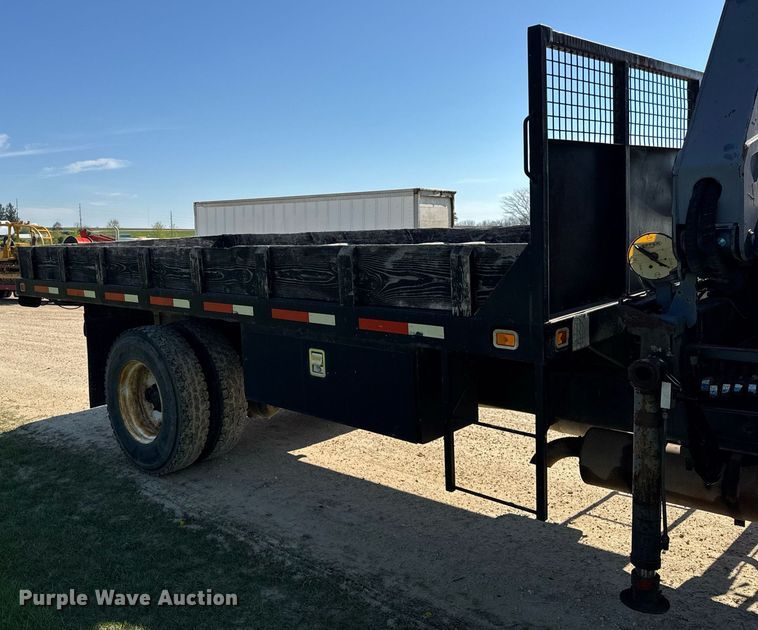 image for item EF1987 1998 Ford L8501 flatbed truck