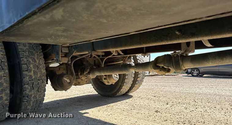 image for item EF1987 1998 Ford L8501 flatbed truck