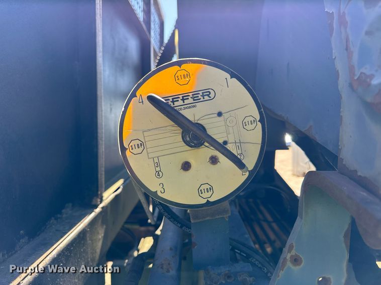 image for item EF1987 1998 Ford L8501 flatbed truck