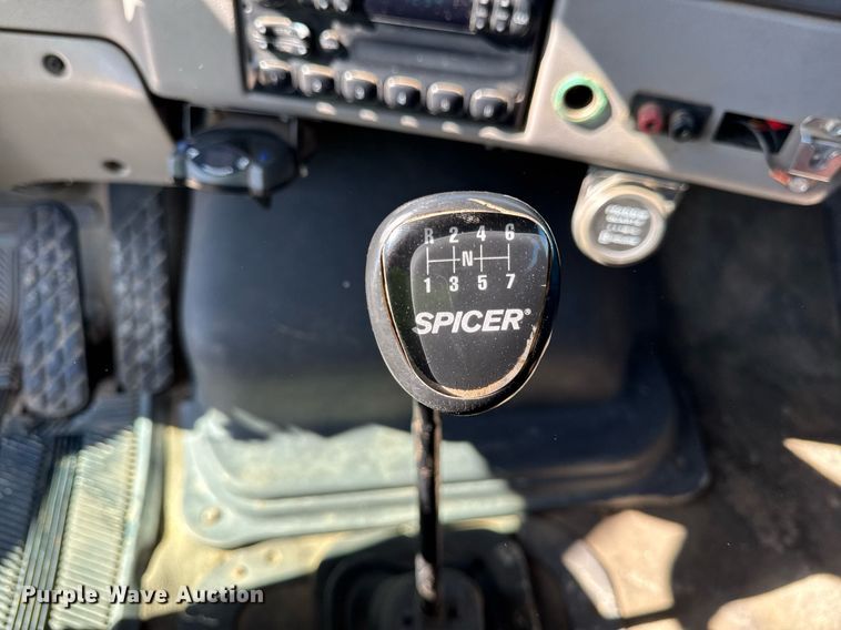 image for item EF1987 1998 Ford L8501 flatbed truck