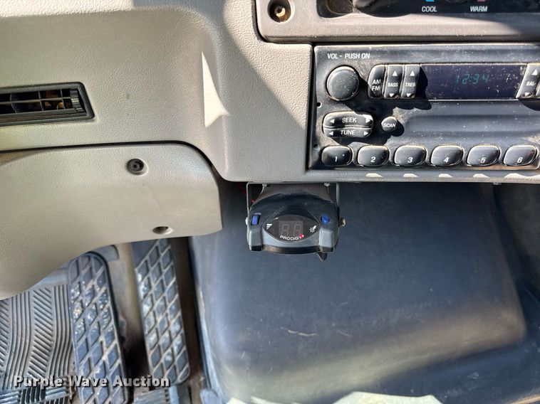 image for item EF1987 1998 Ford L8501 flatbed truck