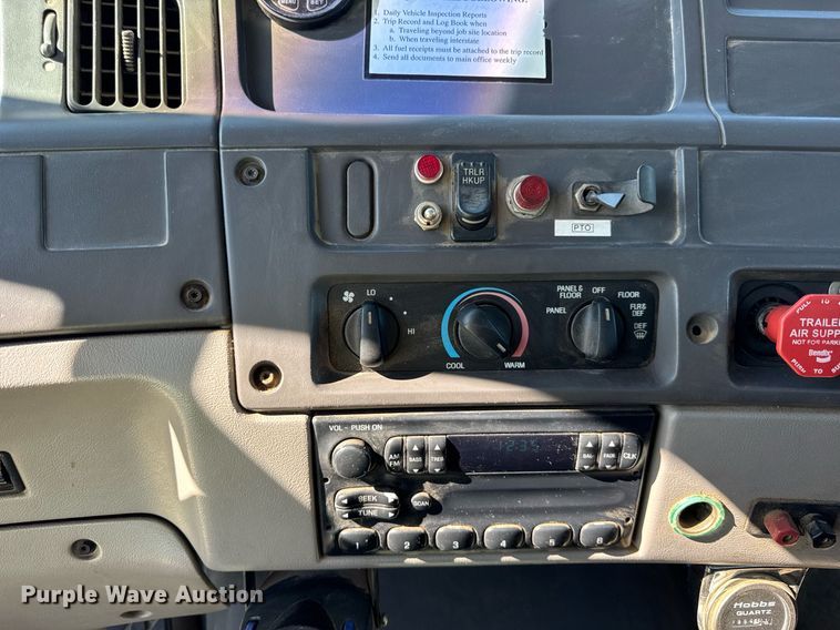 image for item EF1987 1998 Ford L8501 flatbed truck