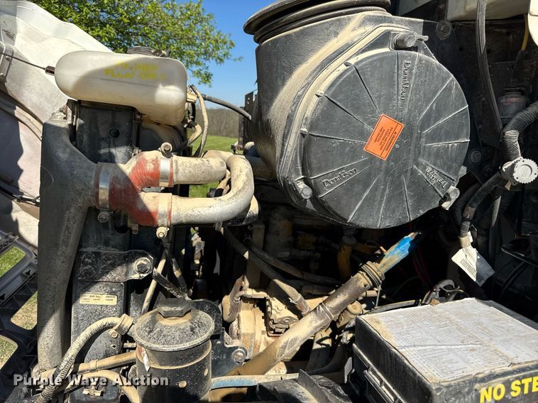 image for item EF1987 1998 Ford L8501 flatbed truck