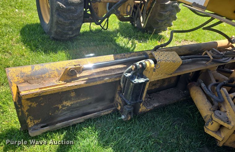 image for item EF3491 2004 PSI M413XT maintainer