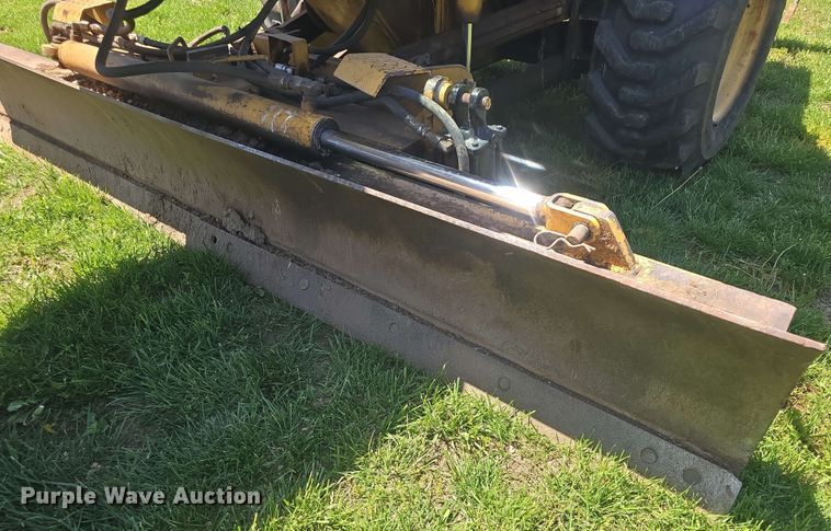 image for item EF3491 2004 PSI M413XT maintainer