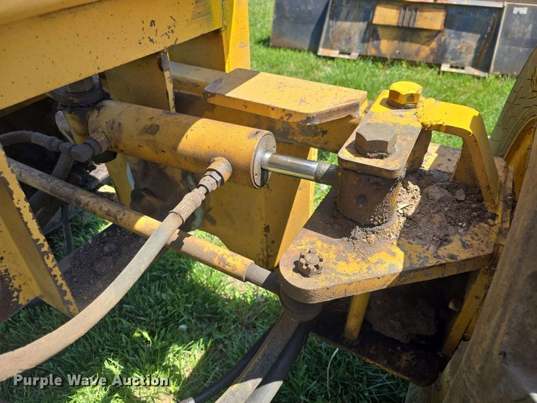 image for item EF3491 2004 PSI M413XT maintainer