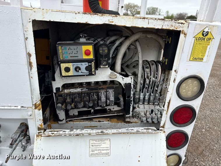 image for item EG5717 2007 Freightliner Business Class M2 Crew Cab crane truck