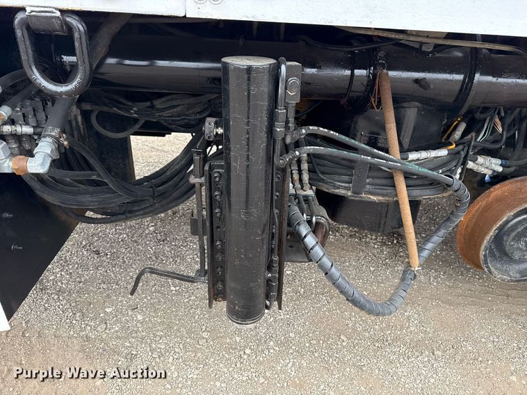 image for item EG5717 2007 Freightliner Business Class M2 Crew Cab crane truck