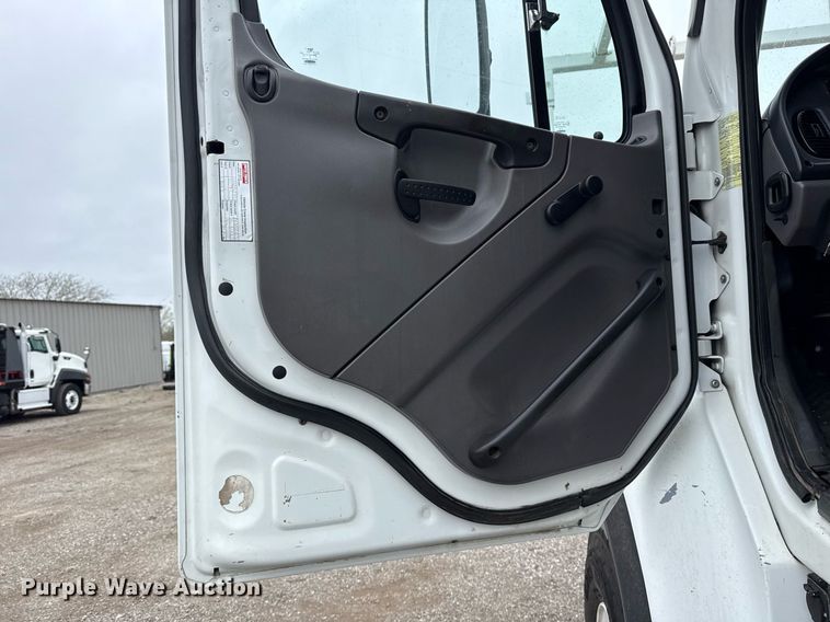 image for item EG5717 2007 Freightliner Business Class M2 Crew Cab crane truck