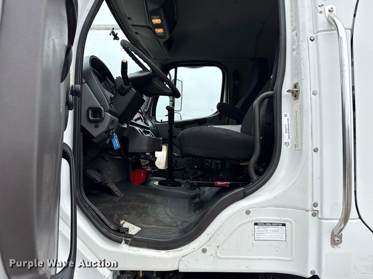 image for item EG5717 2007 Freightliner Business Class M2 Crew Cab crane truck