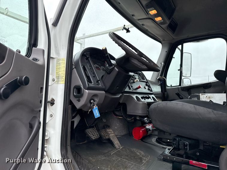 image for item EG5717 2007 Freightliner Business Class M2 Crew Cab crane truck