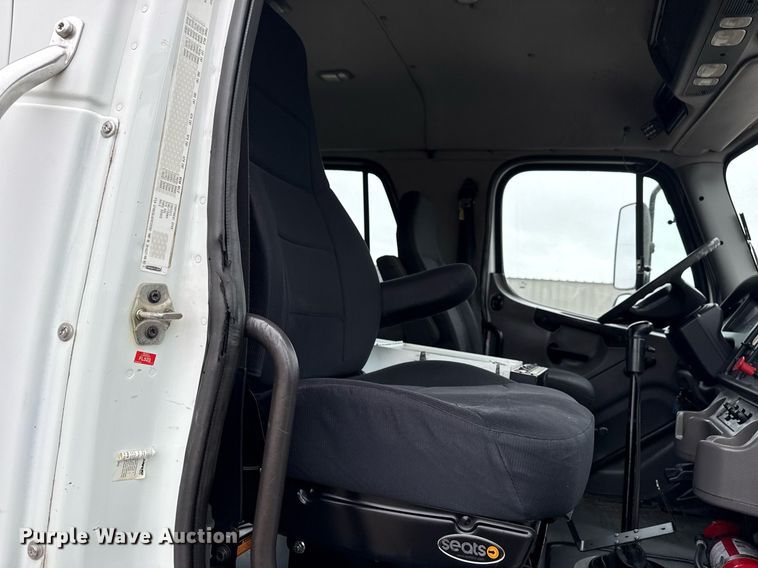 image for item EG5717 2007 Freightliner Business Class M2 Crew Cab crane truck