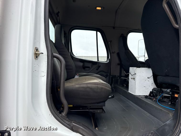 image for item EG5717 2007 Freightliner Business Class M2 Crew Cab crane truck