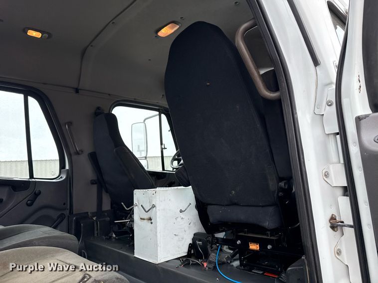 image for item EG5717 2007 Freightliner Business Class M2 Crew Cab crane truck