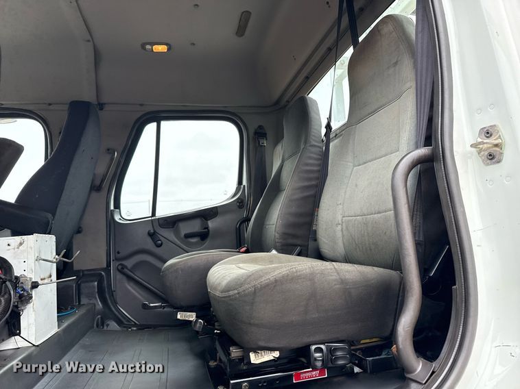 image for item EG5717 2007 Freightliner Business Class M2 Crew Cab crane truck