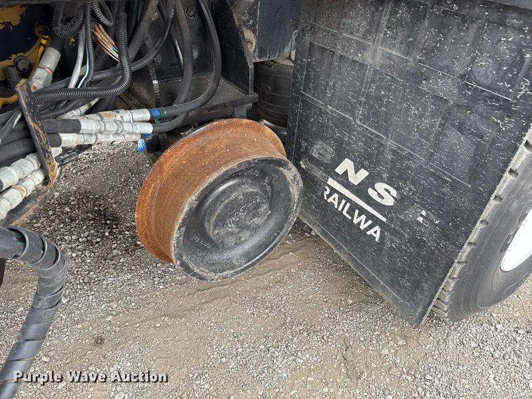 image for item EG5717 2007 Freightliner Business Class M2 Crew Cab crane truck