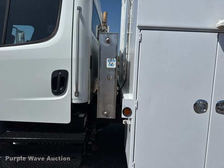 image for item EG5743 2007 Freightliner  Business Class M2 Crew Cab utility / service truck