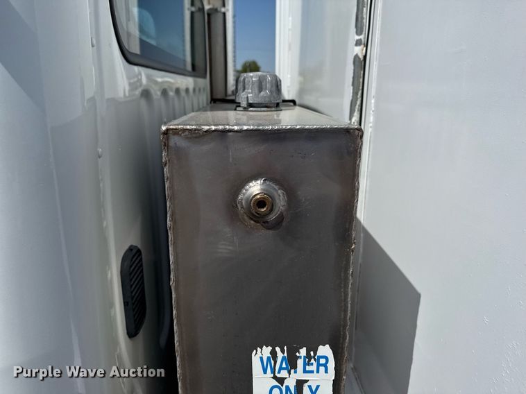 image for item EG5743 2007 Freightliner  Business Class M2 Crew Cab utility / service truck