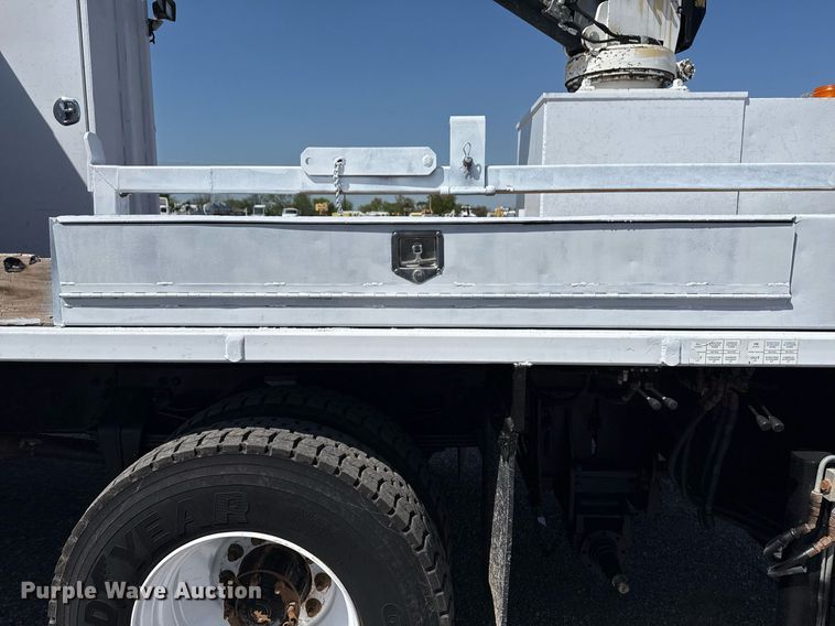 image for item EG5743 2007 Freightliner  Business Class M2 Crew Cab utility / service truck