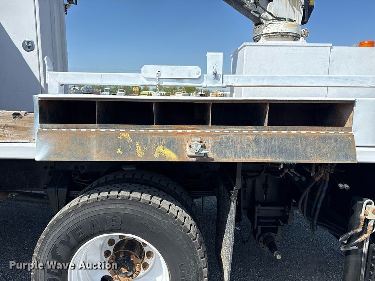 image for item EG5743 2007 Freightliner  Business Class M2 Crew Cab utility / service truck