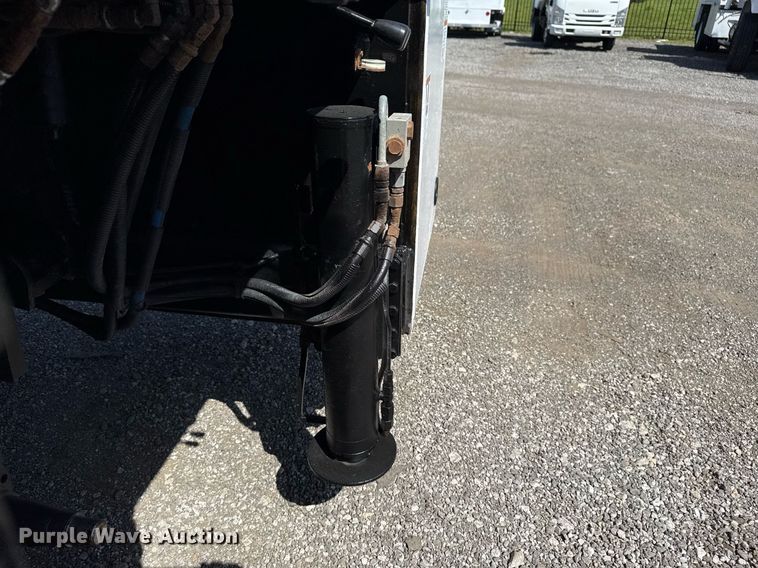 image for item EG5743 2007 Freightliner  Business Class M2 Crew Cab utility / service truck