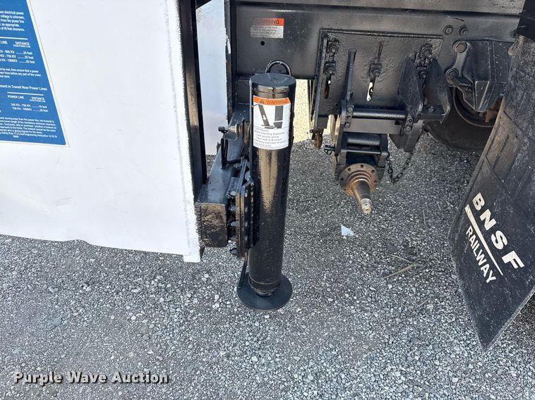 image for item EG5743 2007 Freightliner  Business Class M2 Crew Cab utility / service truck