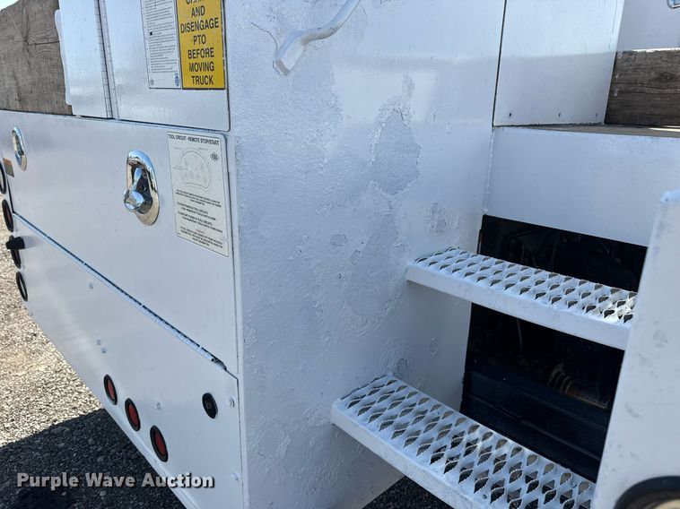 image for item EG5743 2007 Freightliner  Business Class M2 Crew Cab utility / service truck