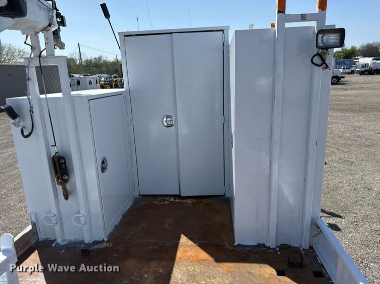 image for item EG5743 2007 Freightliner  Business Class M2 Crew Cab utility / service truck