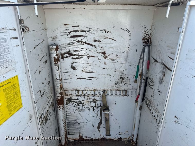 image for item EG5743 2007 Freightliner  Business Class M2 Crew Cab utility / service truck