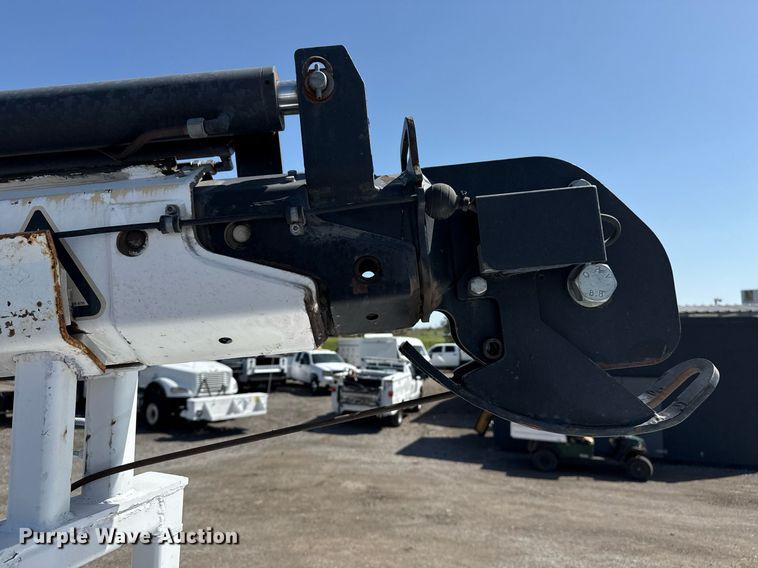 image for item EG5743 2007 Freightliner  Business Class M2 Crew Cab utility / service truck