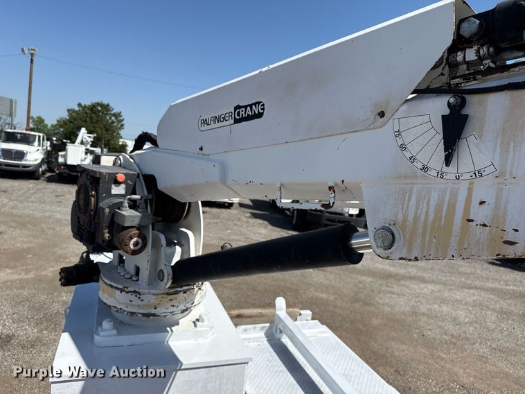 image for item EG5743 2007 Freightliner  Business Class M2 Crew Cab utility / service truck