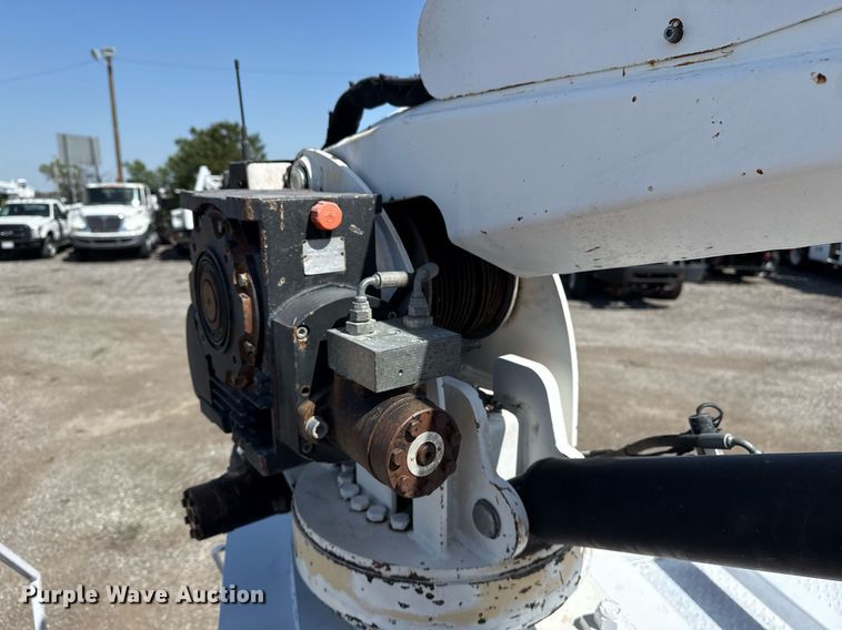 image for item EG5743 2007 Freightliner  Business Class M2 Crew Cab utility / service truck