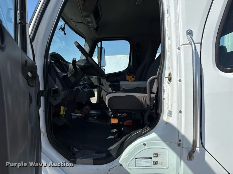 image for item EG5743 2007 Freightliner  Business Class M2 Crew Cab utility / service truck