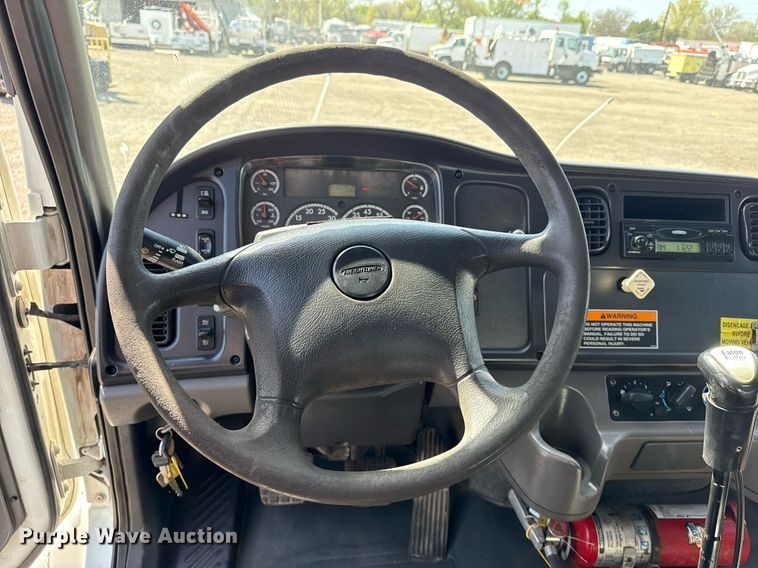 image for item EG5743 2007 Freightliner  Business Class M2 Crew Cab utility / service truck