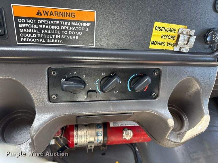 image for item EG5743 2007 Freightliner  Business Class M2 Crew Cab utility / service truck