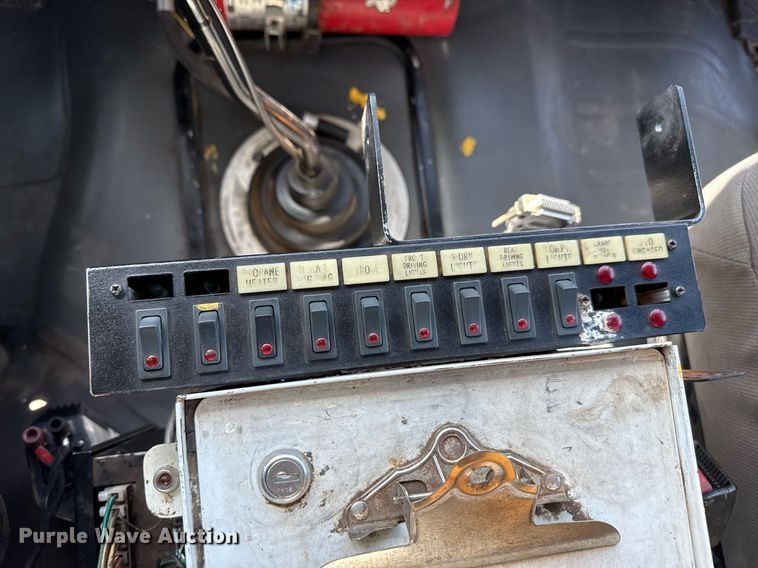 image for item EG5743 2007 Freightliner  Business Class M2 Crew Cab utility / service truck