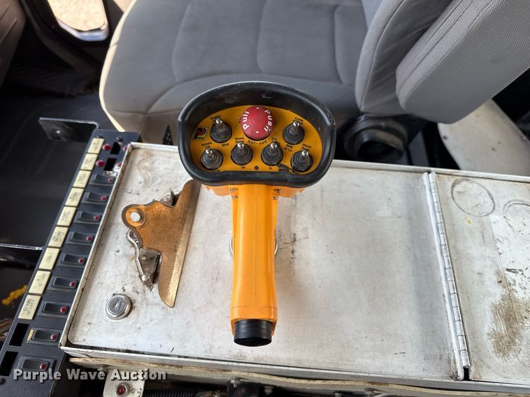 image for item EG5743 2007 Freightliner  Business Class M2 Crew Cab utility / service truck