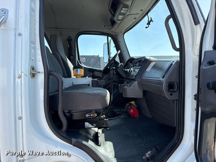 image for item EG5743 2007 Freightliner  Business Class M2 Crew Cab utility / service truck