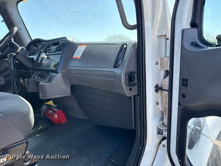 image for item EG5743 2007 Freightliner  Business Class M2 Crew Cab utility / service truck