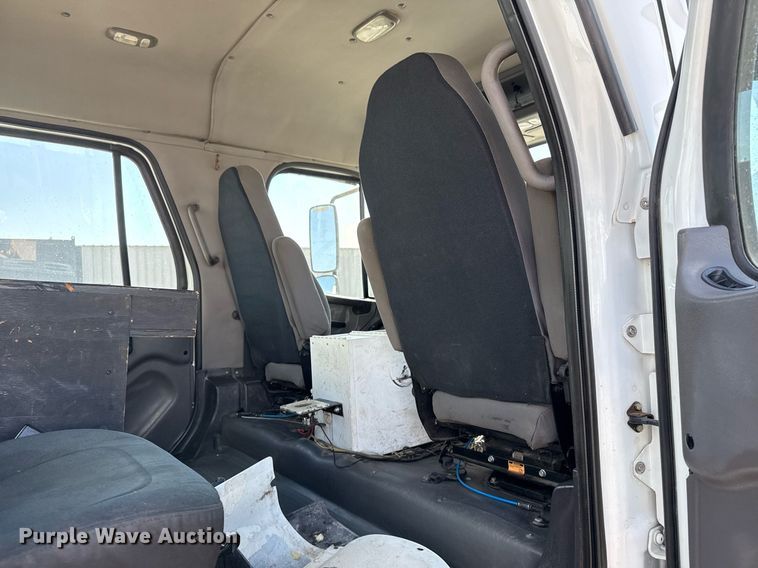 image for item EG5743 2007 Freightliner  Business Class M2 Crew Cab utility / service truck